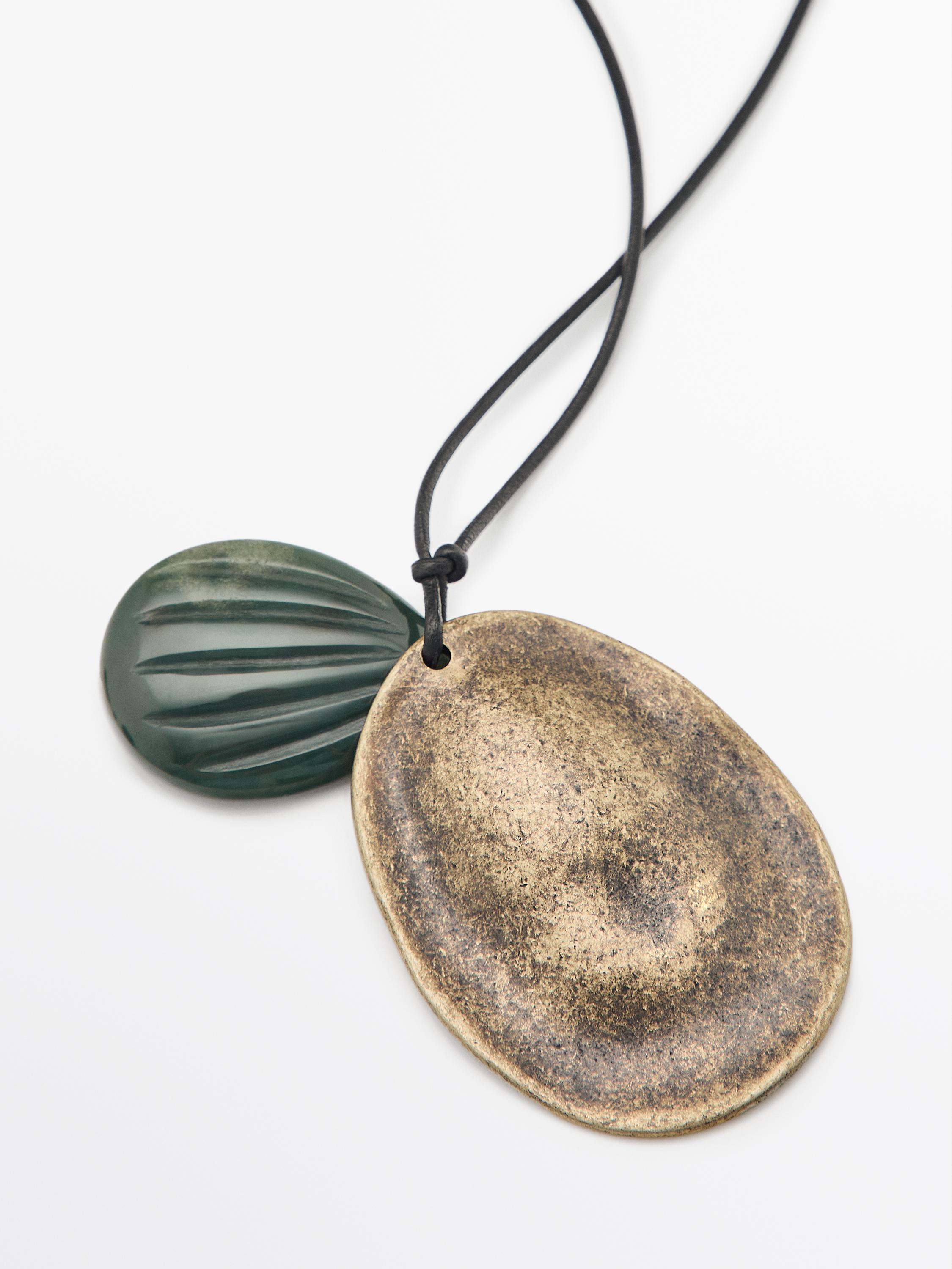 Almond pendant necklace